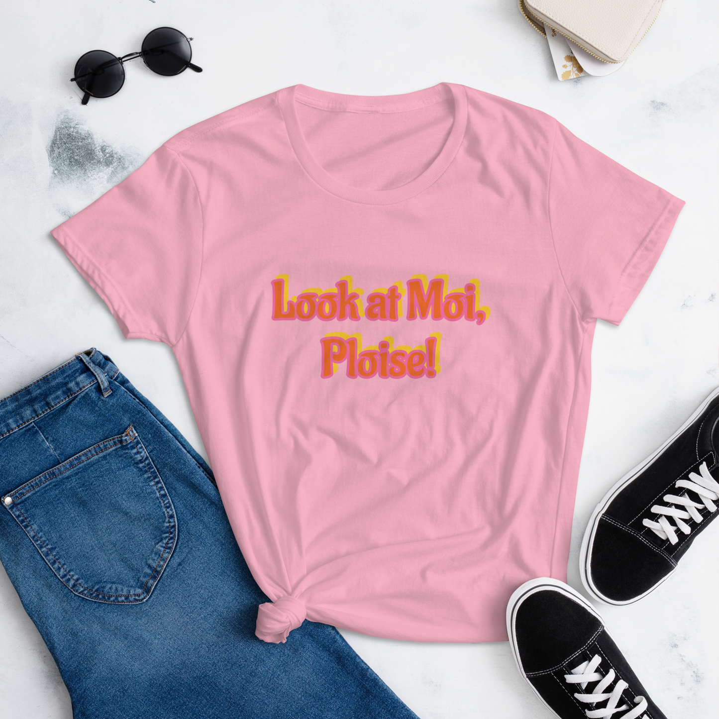 'Look at moi, ploise!' Tee